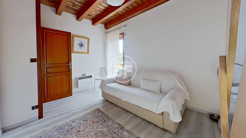 Maison - 196 m² - 7 pièces