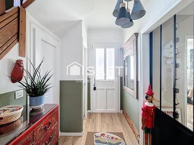 Maison - 93 m² - 5 pièces