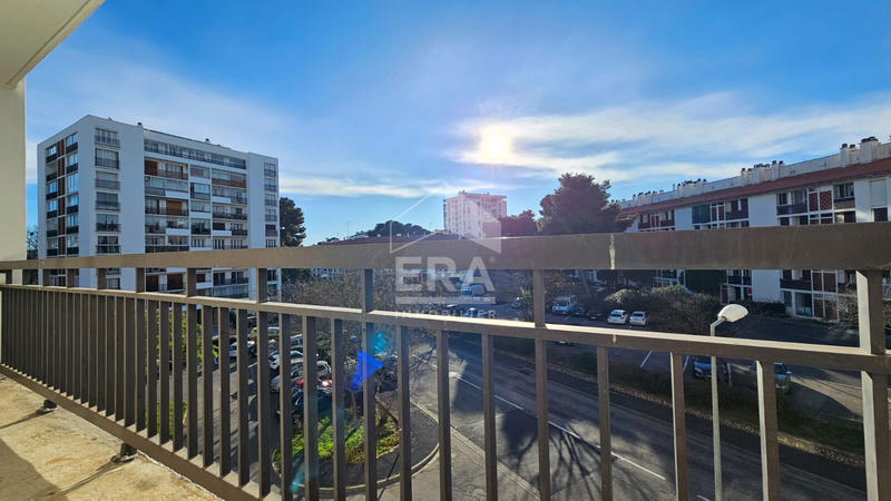 Appartement - 99 m² - 5 pièces