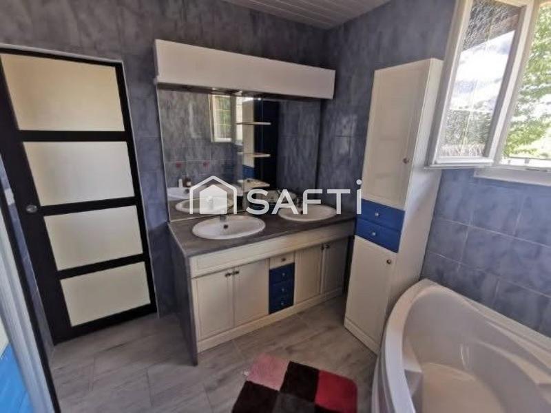 Maison - 99 m² - 6 pièces