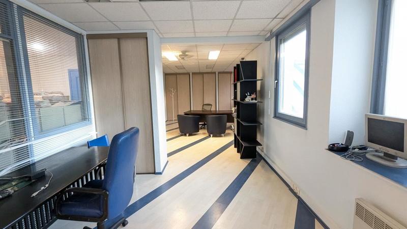 Bureau - 113 m² - 4 pièces