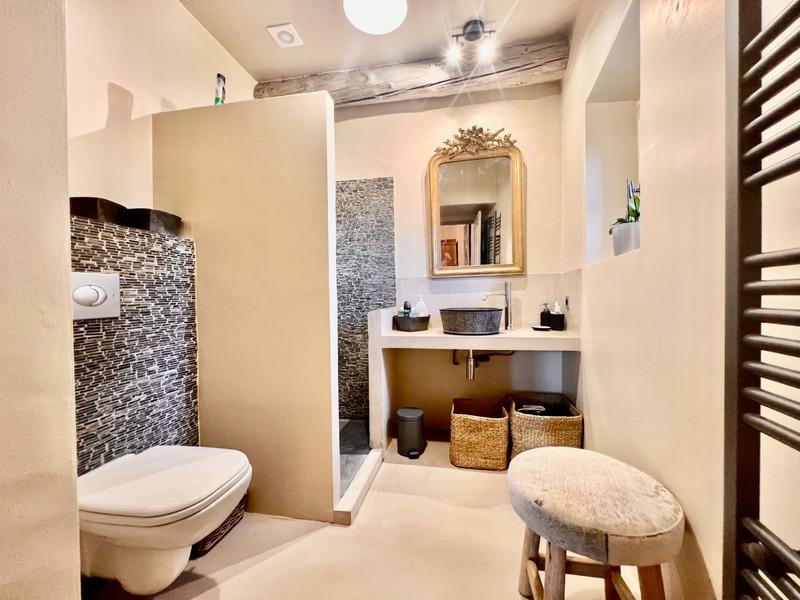 Propriété - 439 m² - 12 pièces