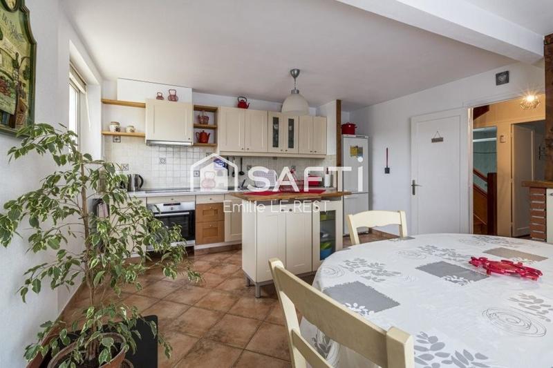 Maison - 268 m² - 12 pièces