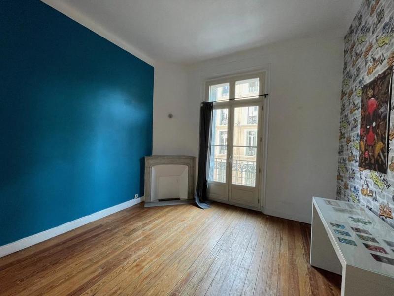 Appartement - 100 m² - 4 pièces