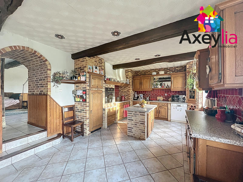 Maison - 234 m² - 9 pièces