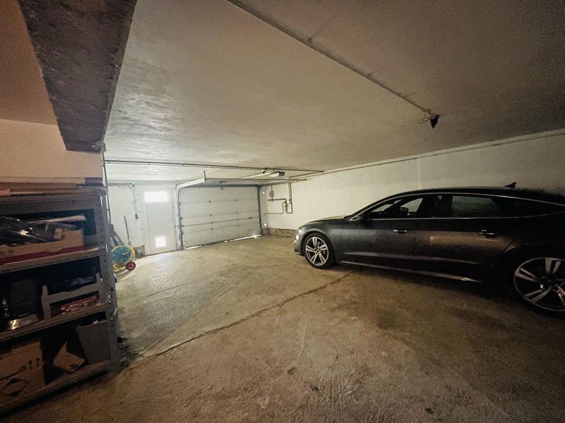 Pavillon - 256 m² - 8 pièces