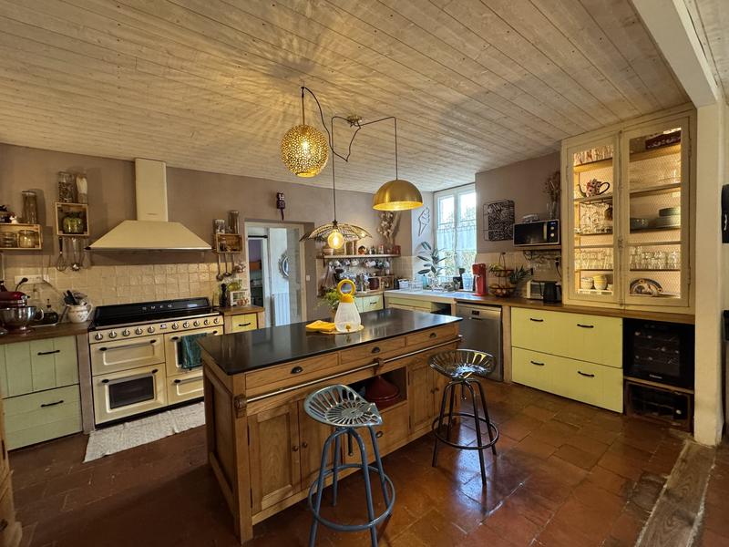 Maison ancienne - 295 m² - 8 pièces