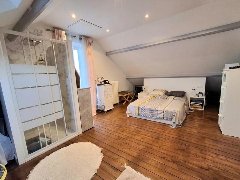 Maison - 90 m² - 5 pièces