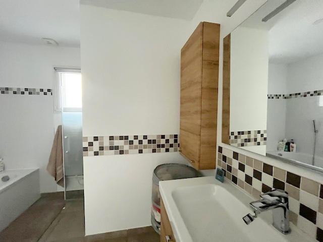 Maison - 94 m² - 5 pièces