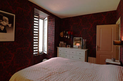 Maison - 325 m² - 15 pièces