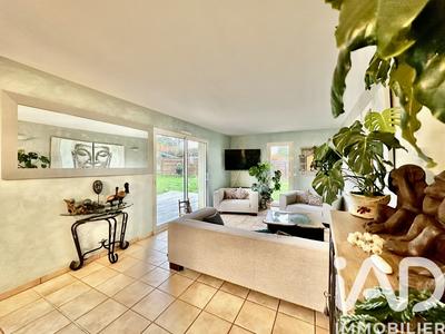 Maison - 166 m² - 9 pièces