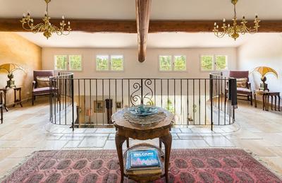 Mas - 691 m² - 13 pièces