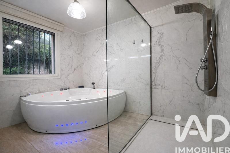 Maison - 190 m² - 6 pièces