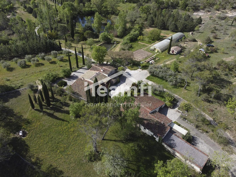 Mas - 256 m² - 10 pièces