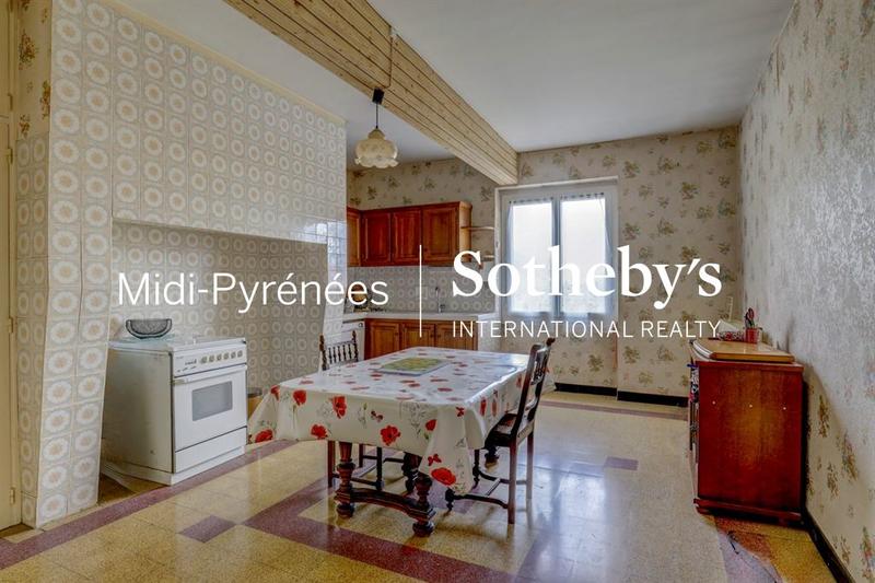 Maison - 232 m² - 6 pièces