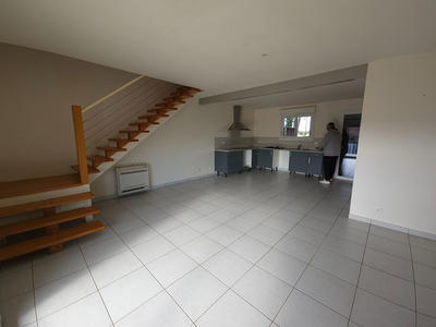 Maison - 90 m² - 4 pièces