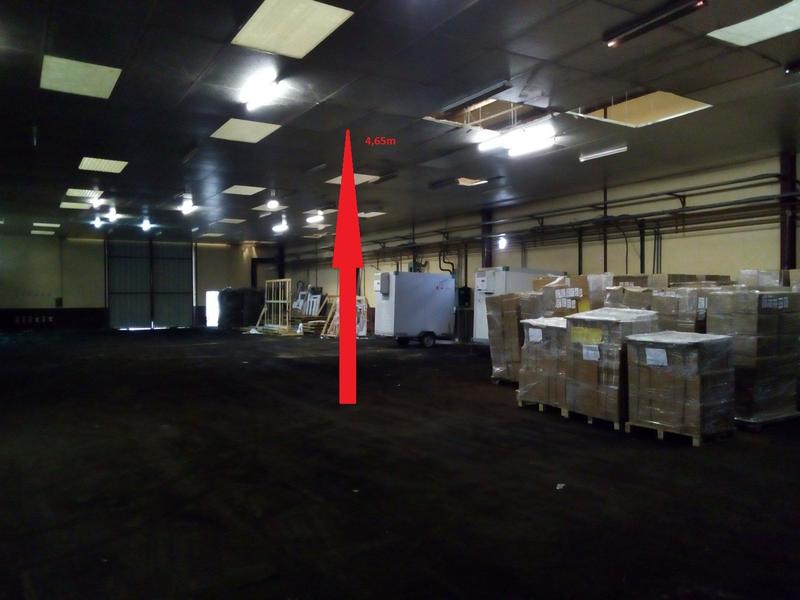 Entrepôt - 4 840 m²