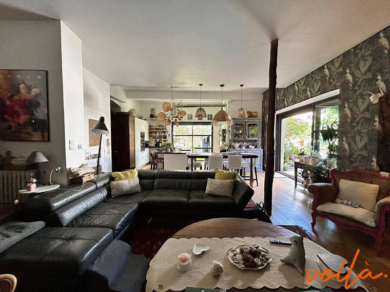 Maison - 410 m² - 9 pièces