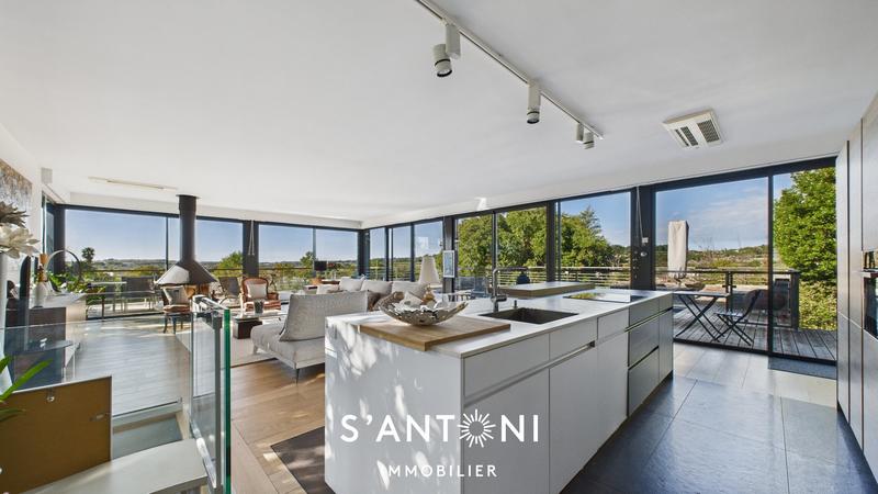 Villa - 180 m² - 4 pièces