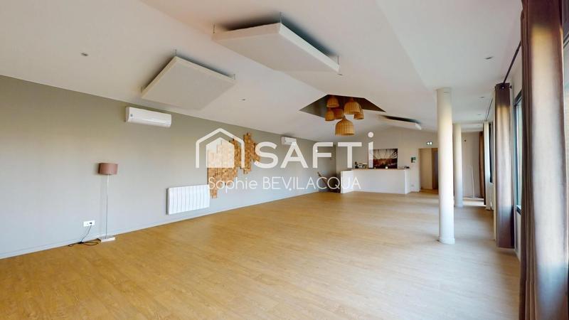 Maison - 388 m² - 10 pièces