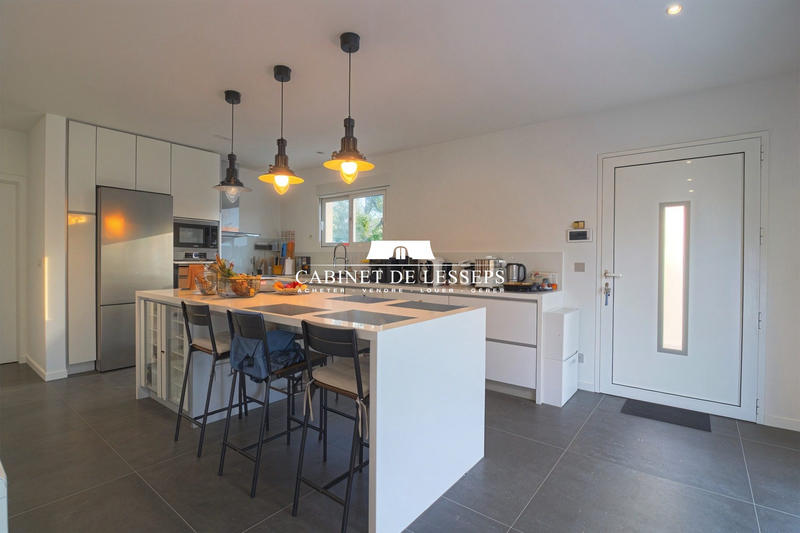 Maison - 152 m² - 6 pièces