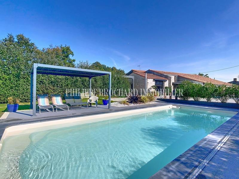 Maison ancienne - 235 m² - 7 pièces