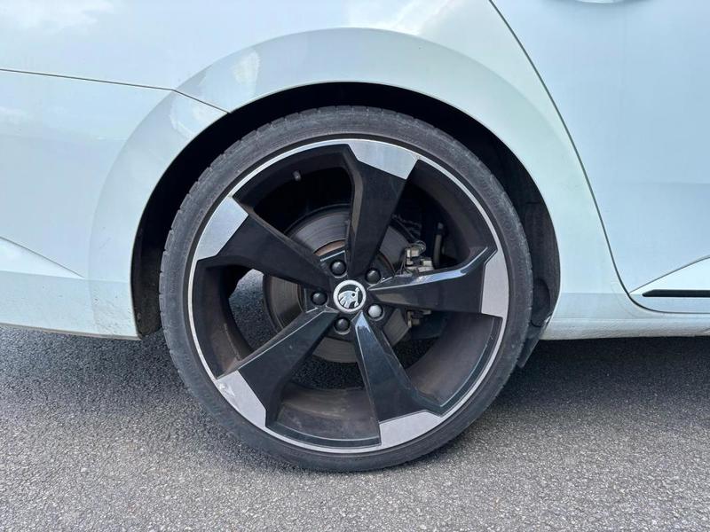 Skoda Superb Combi 2.0 Tdi 190 Sportline