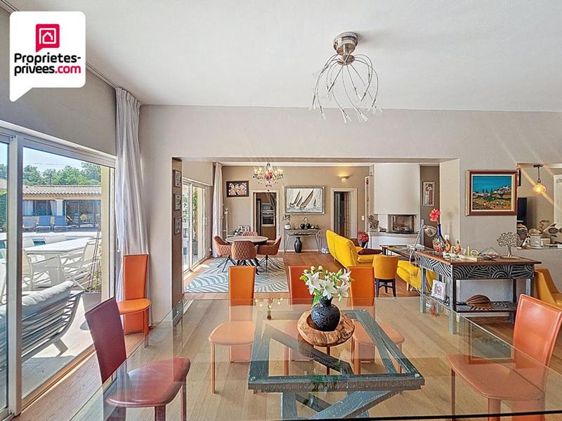 Demeure - 203 m² - 7 pièces