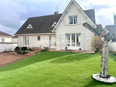 Maison traditionnelle - 204 m² - 6 pièces