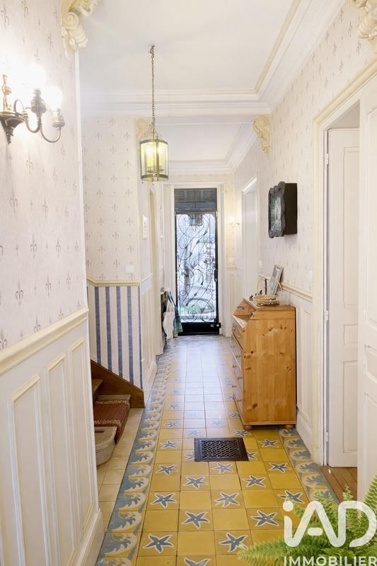 Maison - 210 m² - 8 pièces