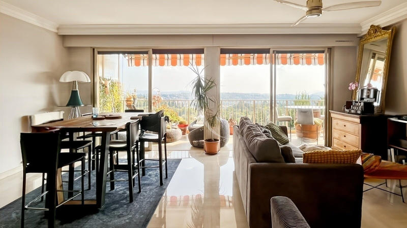 Appartement - 93 m² - 4 pièces