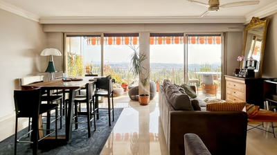 Appartement - 93 m² - 4 pièces