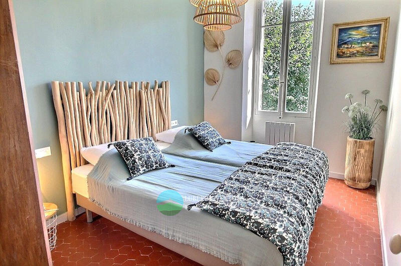 Maison - 195 m² - 7 pièces