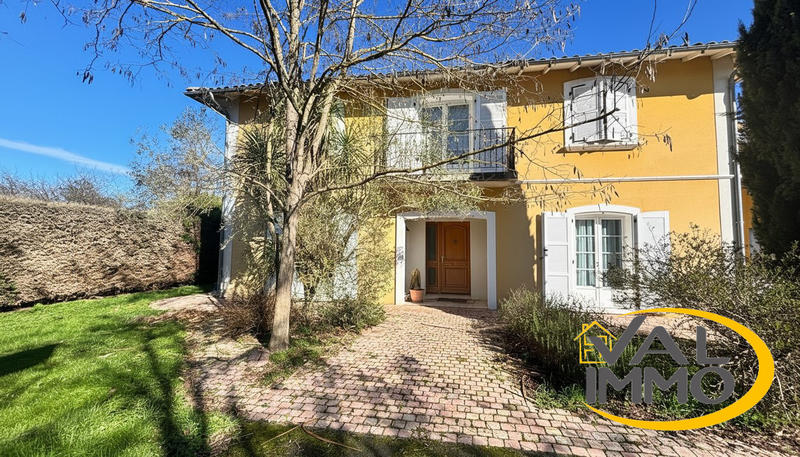 Villa - 200 m² - 6 pièces