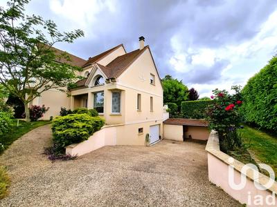 Maison - 202 m² - 9 pièces