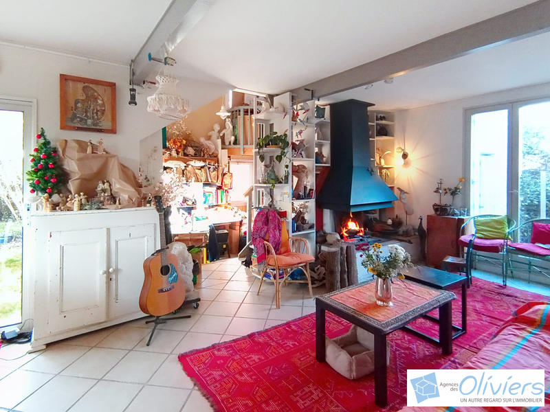 Maison - 185 m² - 8 pièces