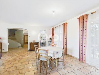 Maison - 220 m² - 7 pièces