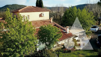 Maison - 151 m² - 6 pièces