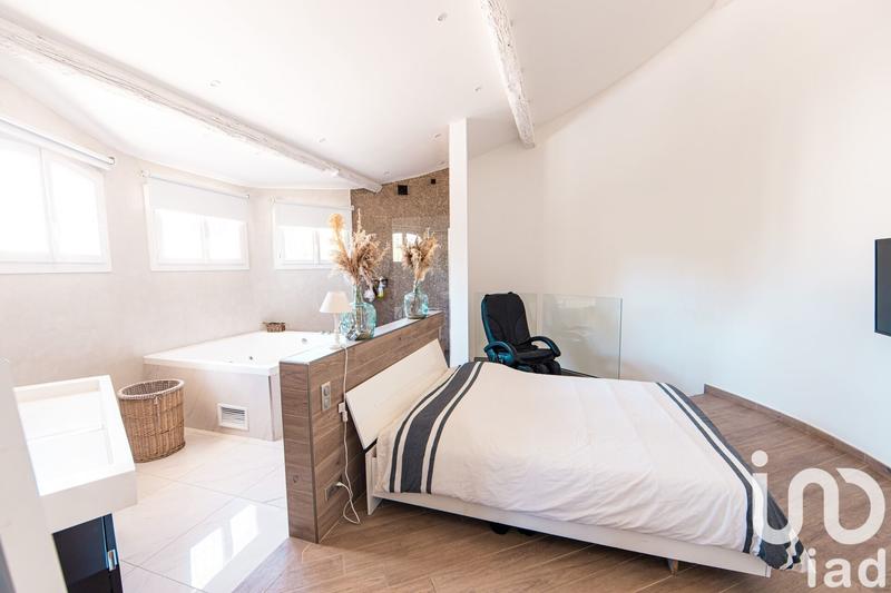 Maison - 220 m² - 6 pièces