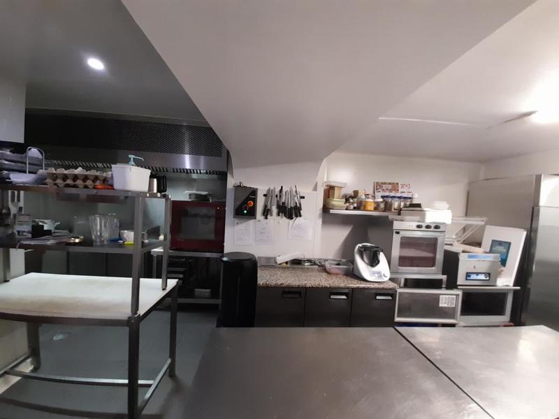 Maison - 750 m² - 9 pièces