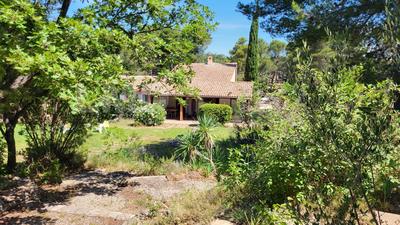 Maison - 220 m² - 9 pièces