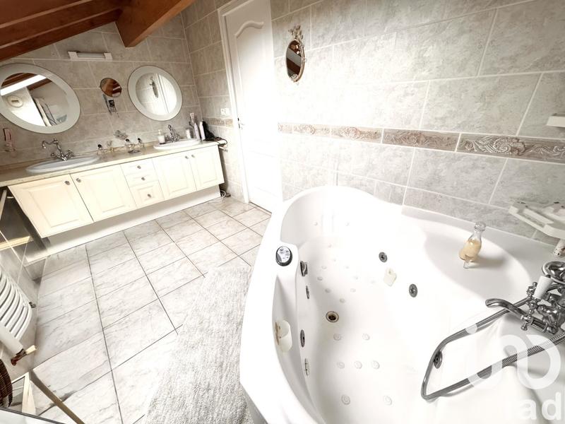 Maison - 177 m² - 5 pièces