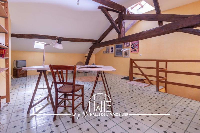 Maison - 210 m² - 6 pièces