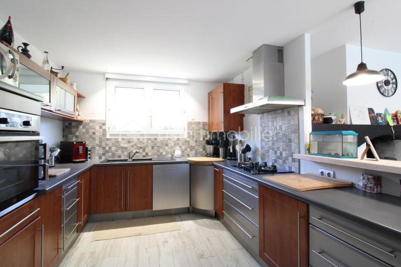 Maison - 238 m² - 7 pièces