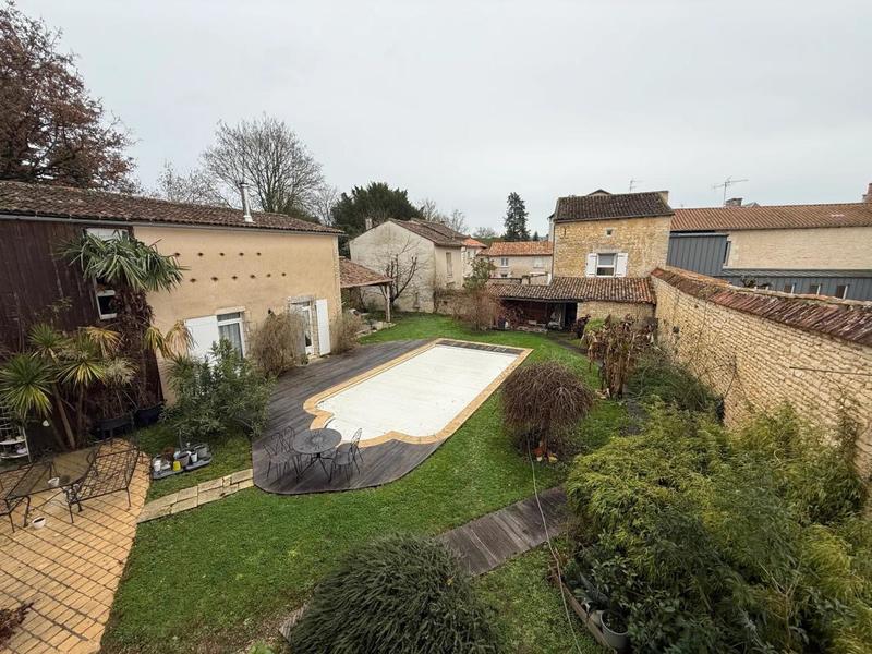 Maison de maîtres - 245 m² - 10 pièces