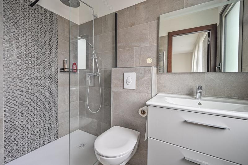 Maison contemporaine - 276 m² - 7 pièces