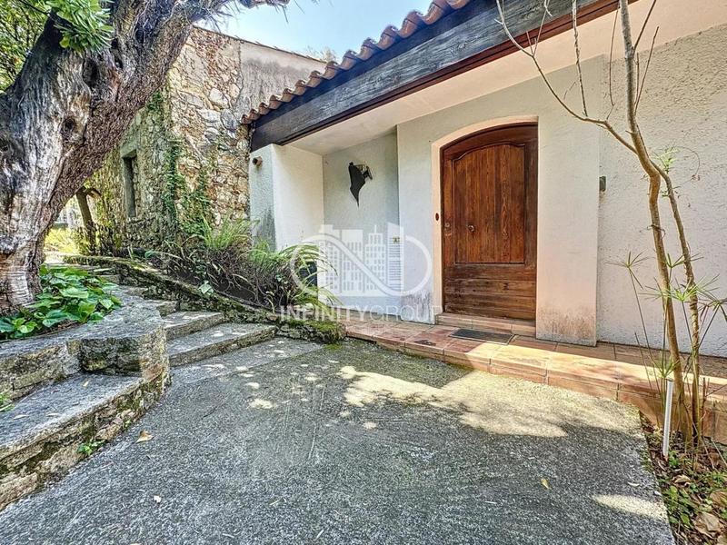 Villa - 193 m² - 6 pièces