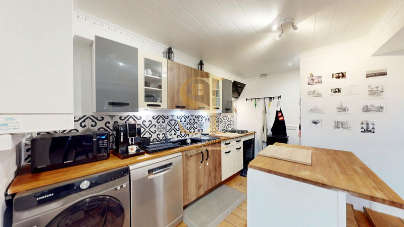 Maison - 96 m² - 6 pièces