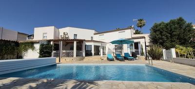 Maison de ville - 230 m² - 7 pièces