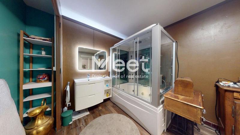 Maison - 220 m² - 6 pièces